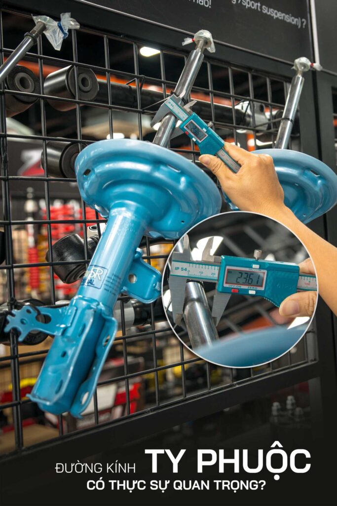 Đường kính ty phuộc KYB kiểu McPherson cho Toyota Camry có kích thước lên tới 23.61mm ( lớn hơn hầu hết các ti phuộc của các dòng giảm xóc nâng cấp đắt tiền cho xe heavy duty hiện nay).