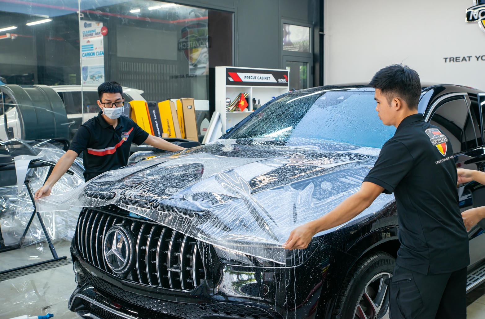 Cận cảnh quá trình dán PPF