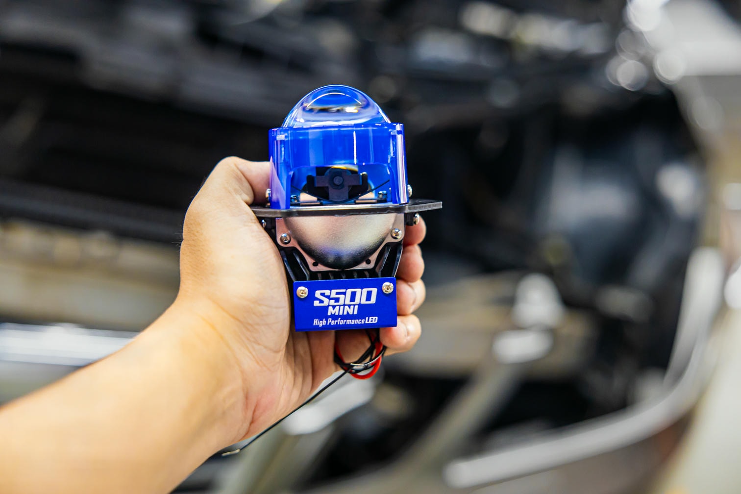 Nâng cấp ánh sáng Mercedes E250 an toàn, ổn định chuẩn " Safely Brighter"