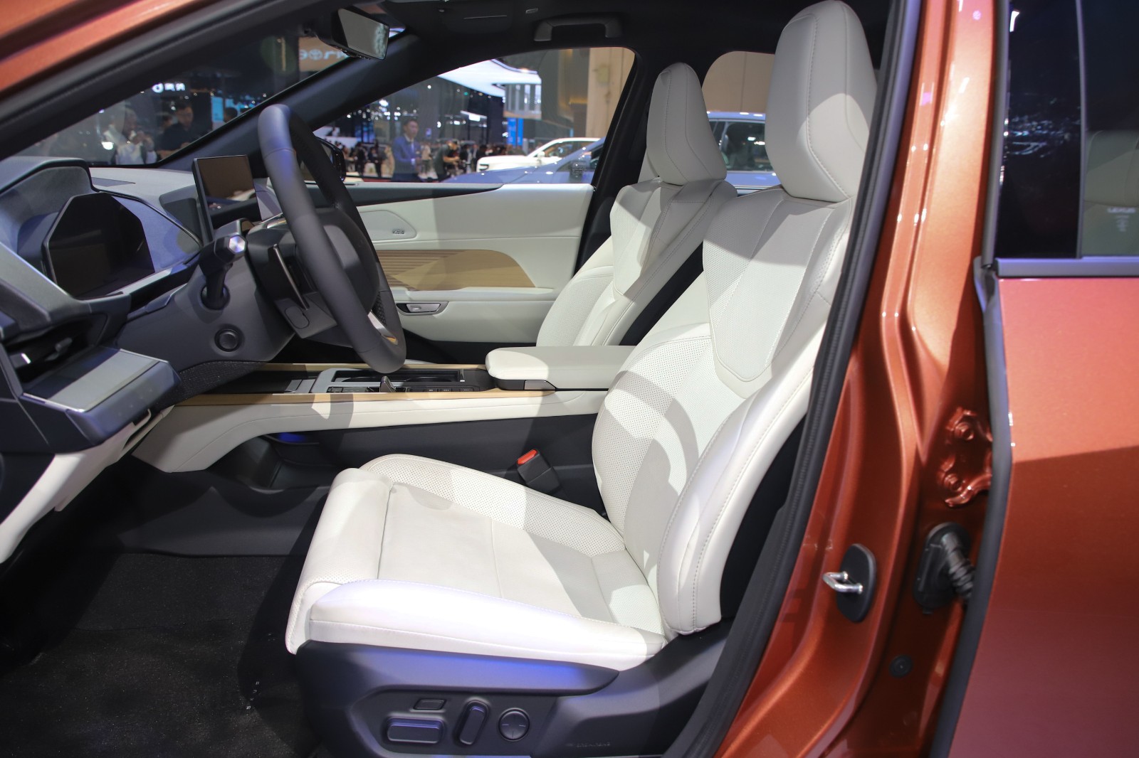 Nội thất hoàn toàn mới của ES hiện đại hơn cả các đối thủ Đức. Ảnh tham khảo: ST